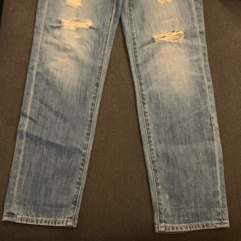SOLD: Women’s Distressed Jeans - Picture 4 of 5